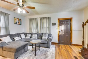 Living Room | Flat-Screen TV | Ceiling Fan