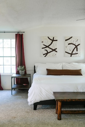 Master bedroom, VERY comfortable king-size bed!