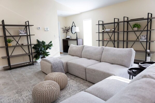 Comfortable sofas to watch movies, shows and enjoy