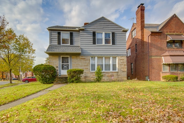 University Heights Vacation Rental | 3BR | 1.5BA | Stairs Required | 1,719 Sq Ft