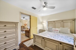 Bedroom 2 with 1 Queen Bed