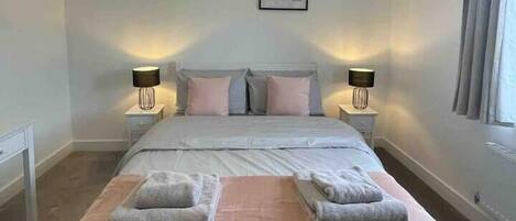 Master Bedroom (1)