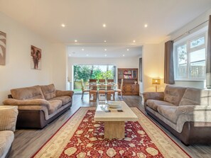 Living area | Hillcrest House, Bournemouth