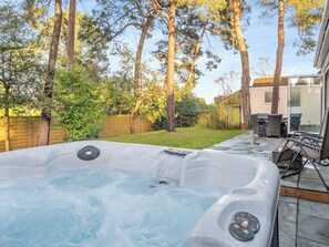 Hot tub | Hillcrest House, Bournemouth