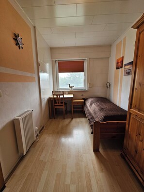 Schlafzimmer 2