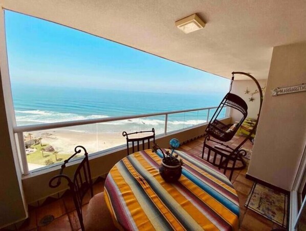 Gorgeous ocean views! Fall asleep to the sound of the ocean.