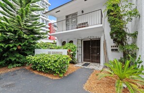 2 web or mls 2740 sw 28th ave