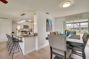 Dining Area | Dishware & Flatware Provided | Central A/C & Heating