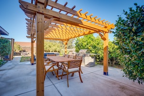 Patio | Pergola | Gas Grill