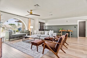 Elegantly designed space combining modern aesthetics with functional comfort, ideal for both entertaining and unwinding.



