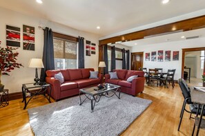 Livingroom and dinning room 