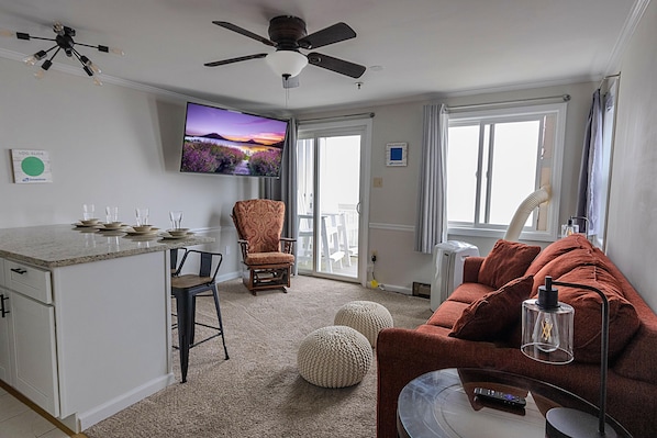 Welcome to Mountain Lodge 242, a 1-bedroom property that sleeps five people with unforgettable slope and mountain views!