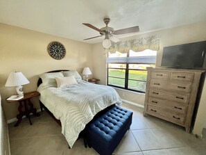 Bedroom (full sized bed) with streaming tv.