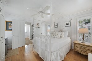 QUEEN MASTER SUITE WITH FULL BATH ON FIRST LEVEL
