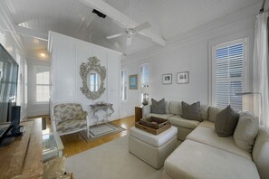 OPEN, AIRY FLOOR PLAN WITH PLENTY OF SPACE