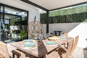 Outdoor dining