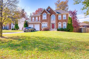 Parking | Driveway (4 Vehicles) | No Garage Access