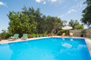 Dive into relaxation at Marguerita House%27s swimming pool%2E