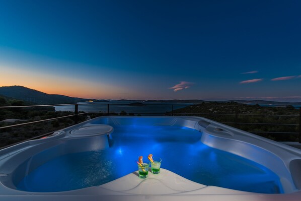 Jacuzzi
