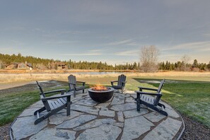 Patio | Fire Pit