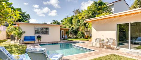 West Palm Beach Vacation Rental | 4BR | 3BA | 2,080 Sq Ft | 1 Step Required