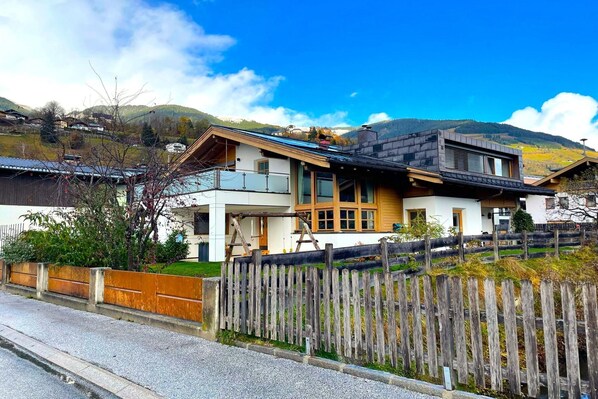 Holiday Home Exterior [winter]
