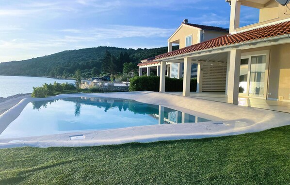 pool
