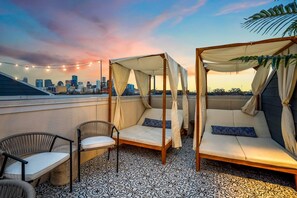 Relax in one of our two large cabanas and take in all the Houston Skyline has to offer. Enjoy a relaxing sunset or soak up some rays and work on that tan.