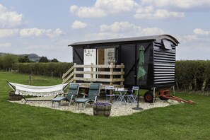 Welcome to The Freight Wagon, Gretton Fields, Gretton