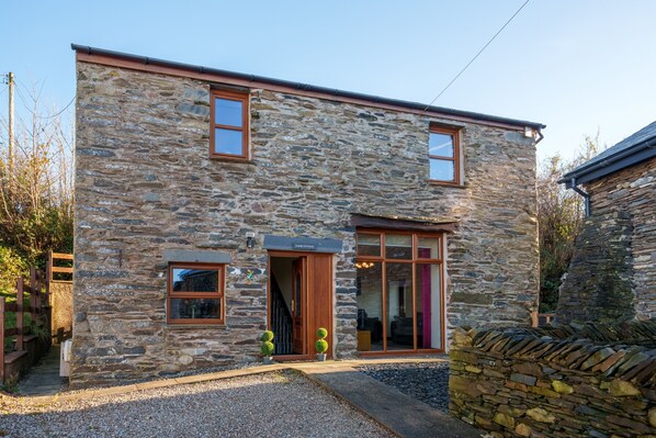 Farm Cottage - Kirkby-In-Furness