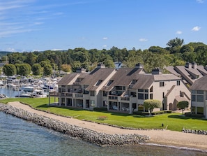Harborage Condo complex
