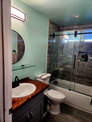 Guest bathroom.