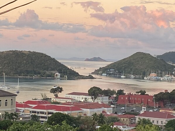 Vista para praia/oceano