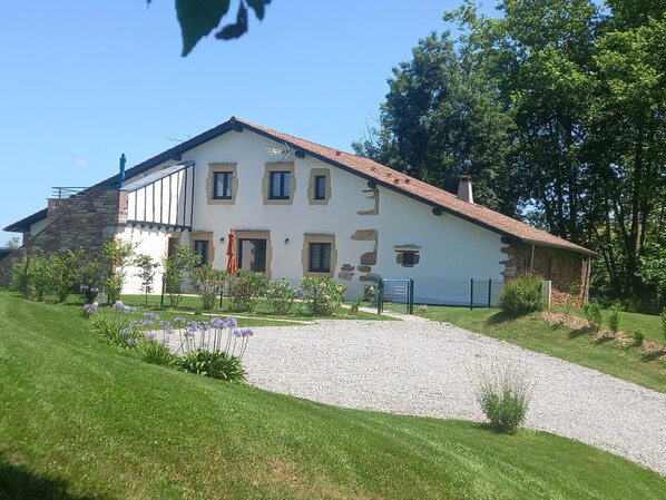 Photo 0
