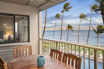 Maalaea Kai 307 Maui Prime Oceanfront nKing Beds w/ ensuitenDedicated Workspace