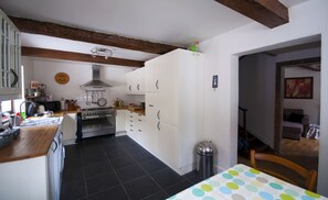 Modern farmhouse kitchen