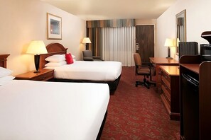 Comfortable Unit with 2 comfortable Queen size beds. 
The exact unit will be assigned upon arrival. Views, colors, and decorations may vary.