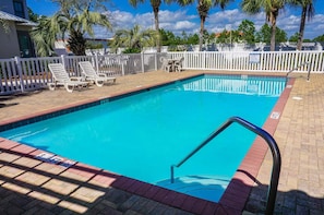 Emerald Waters pool