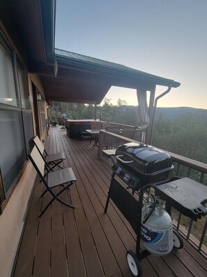 The balcony is perfect for grilling, relaxing, and mountain watching.