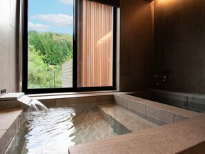 [A09,10 (Bathroom)] Relax in the hot springs whenever and however you like...