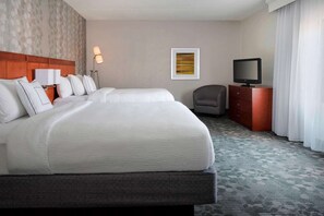Unit with 2 Queen size beds. Exact unit will be assigned upon arrival. Views, colors and decor may vary.