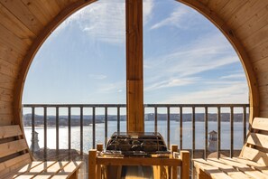 Lakeview Villa: Main Level - Outdoor Sauna on Deck