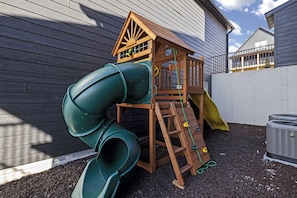 Tree House - Garden Level: Private, Fenced Playground