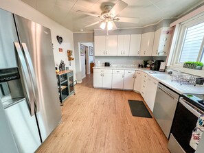 Full kitchen with all the amenities 