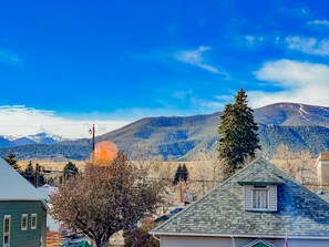 Amazing mountain views from upstairs