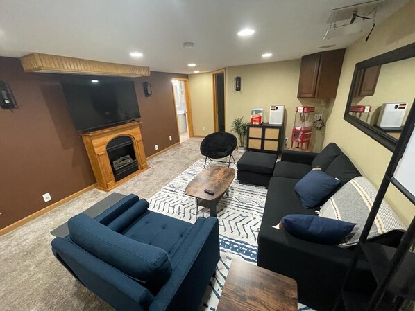LIVING ROOM 2 (1)