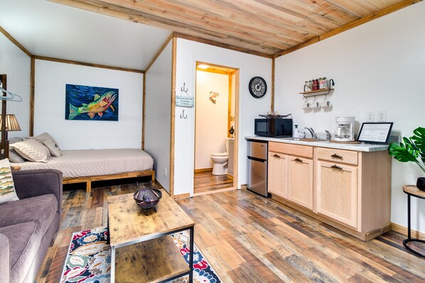 Norfork Vacation Rental | Studio | 1BA | Stairs Required | 340 Sq Ft