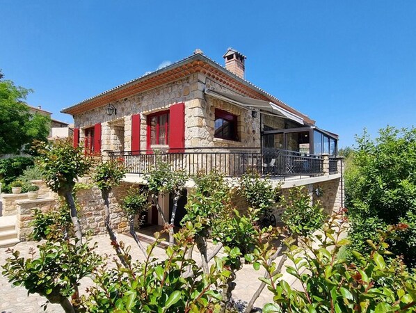 Maison vue à l'arrivée