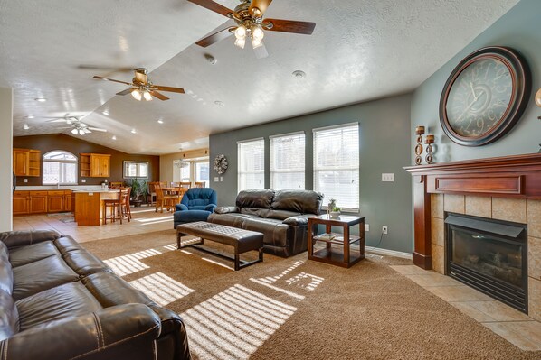 North Salt Lake Vacation Rental | 4BR | 2.5BA | 3,200 Sq Ft | Steps to Enter