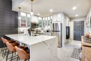 Kitchen | Coffee Maker | Toaster | Dishware & Flatware